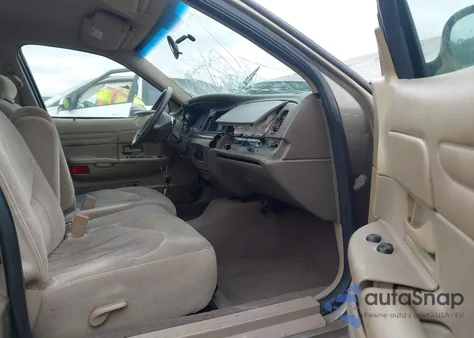 2002 Ford Crown Victoria Standard из США, поврежденный, VIN 2FAFP73W32X147650